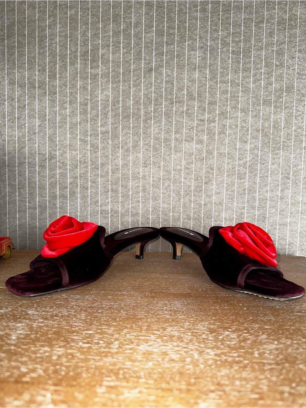 Birdies Velvet Burgundy Kitten Slides with Red Rose Accent - Picture 2 of 8